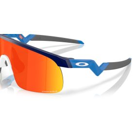 OAKLEY YOUTH SUN RESISTOR 0OJ9010 901034 23 Napszemüveg