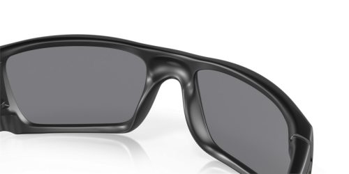 OAKLEY FUEL CELL 0OO9096 909630 60 Napszemüveg